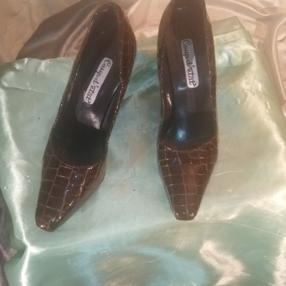 Coup D'Etat Faux Crocodile Pattern Heels in Rich Brown